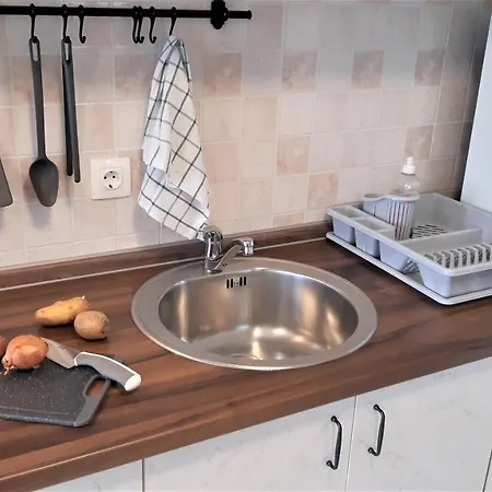 Nadia Sokolic * 内里吉恩