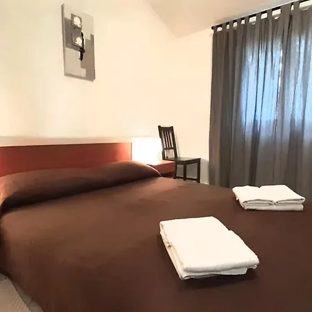 Nadia Sokolic * 内里吉恩